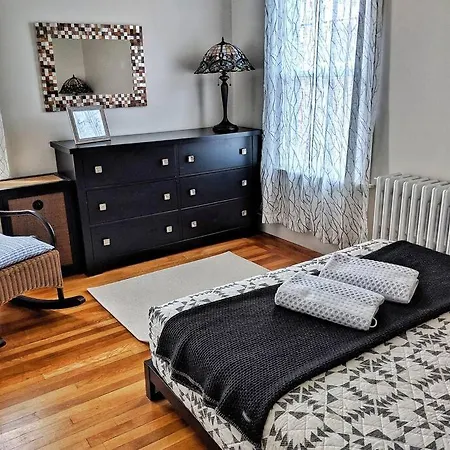 The Peaceful Puffin Apartment Newport Exterior photo