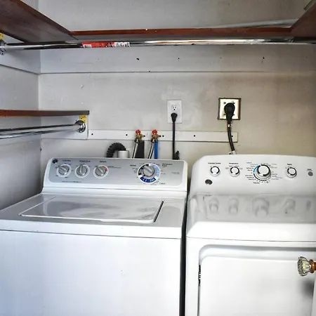 The Peaceful Puffin Apartment Newport Exterior photo